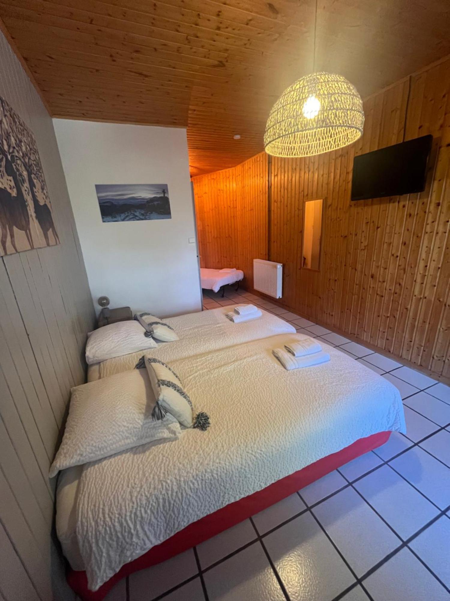 Logis Le Chalet Saint-Maurice-en-Trieves Exterior foto