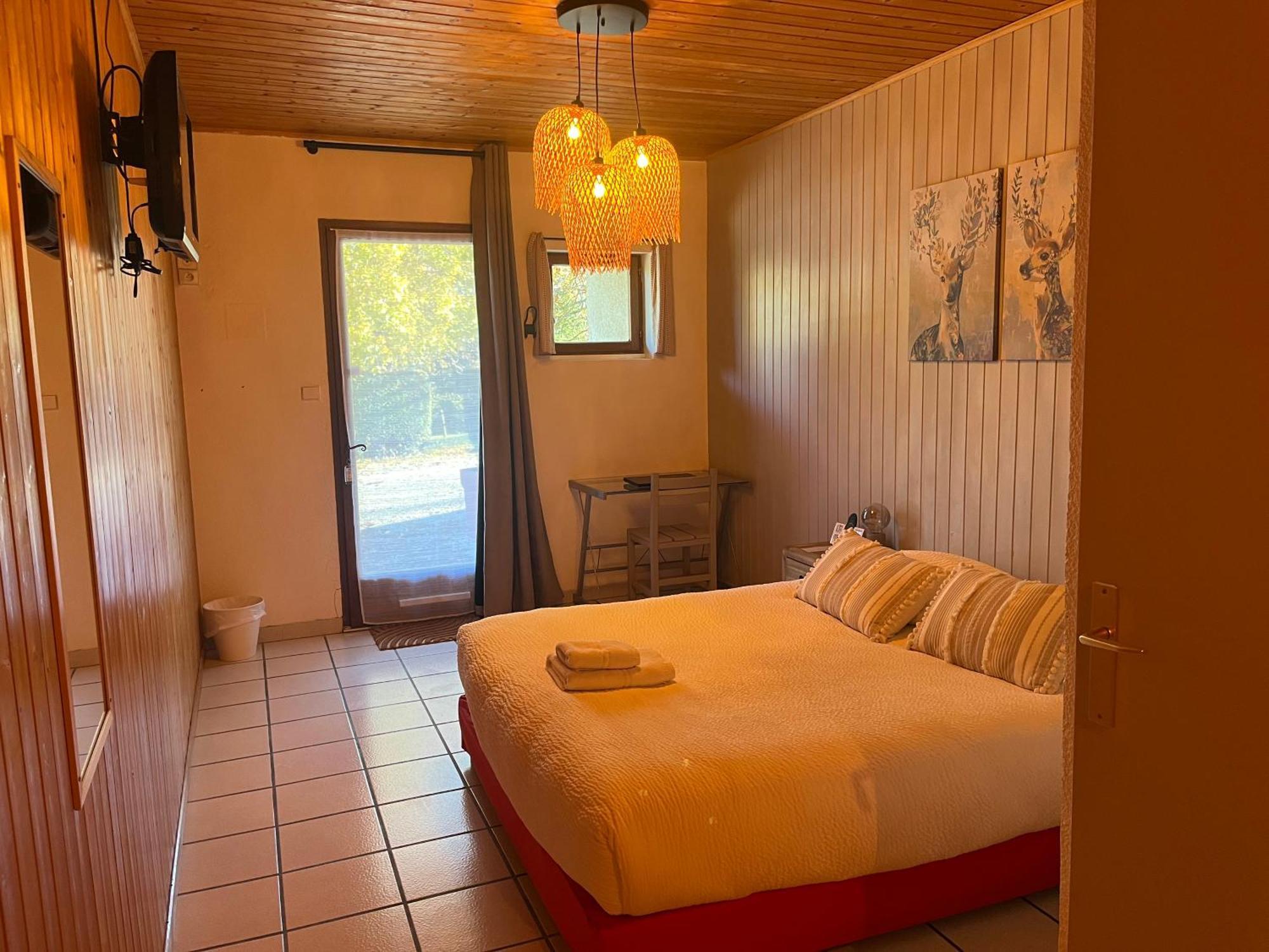 Logis Le Chalet Saint-Maurice-en-Trieves Exterior foto