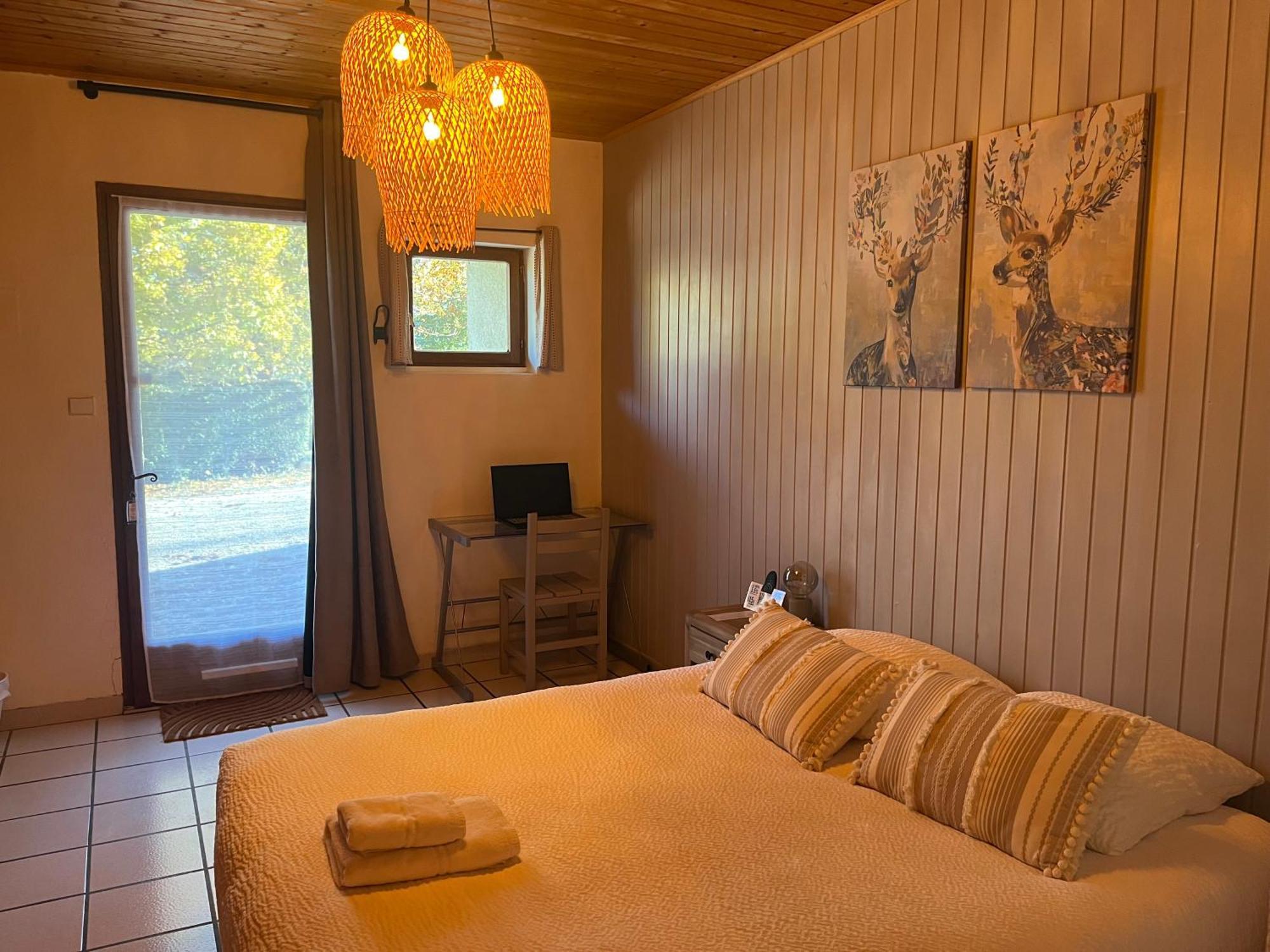Logis Le Chalet Saint-Maurice-en-Trieves Exterior foto