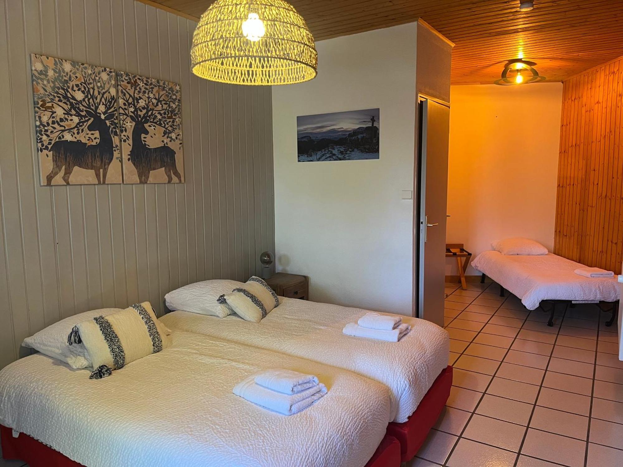 Logis Le Chalet Saint-Maurice-en-Trieves Exterior foto