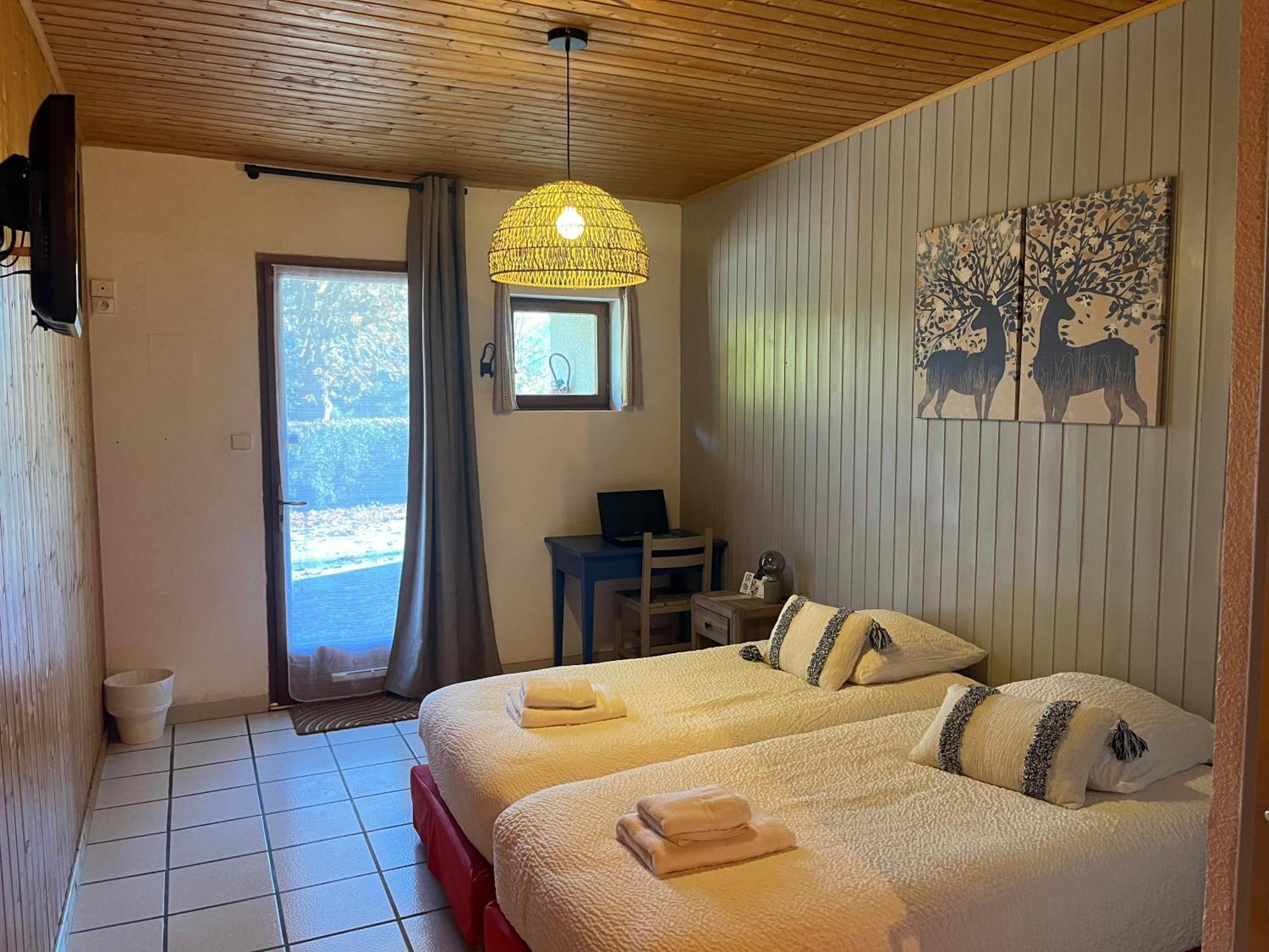Logis Le Chalet Saint-Maurice-en-Trieves Exterior foto