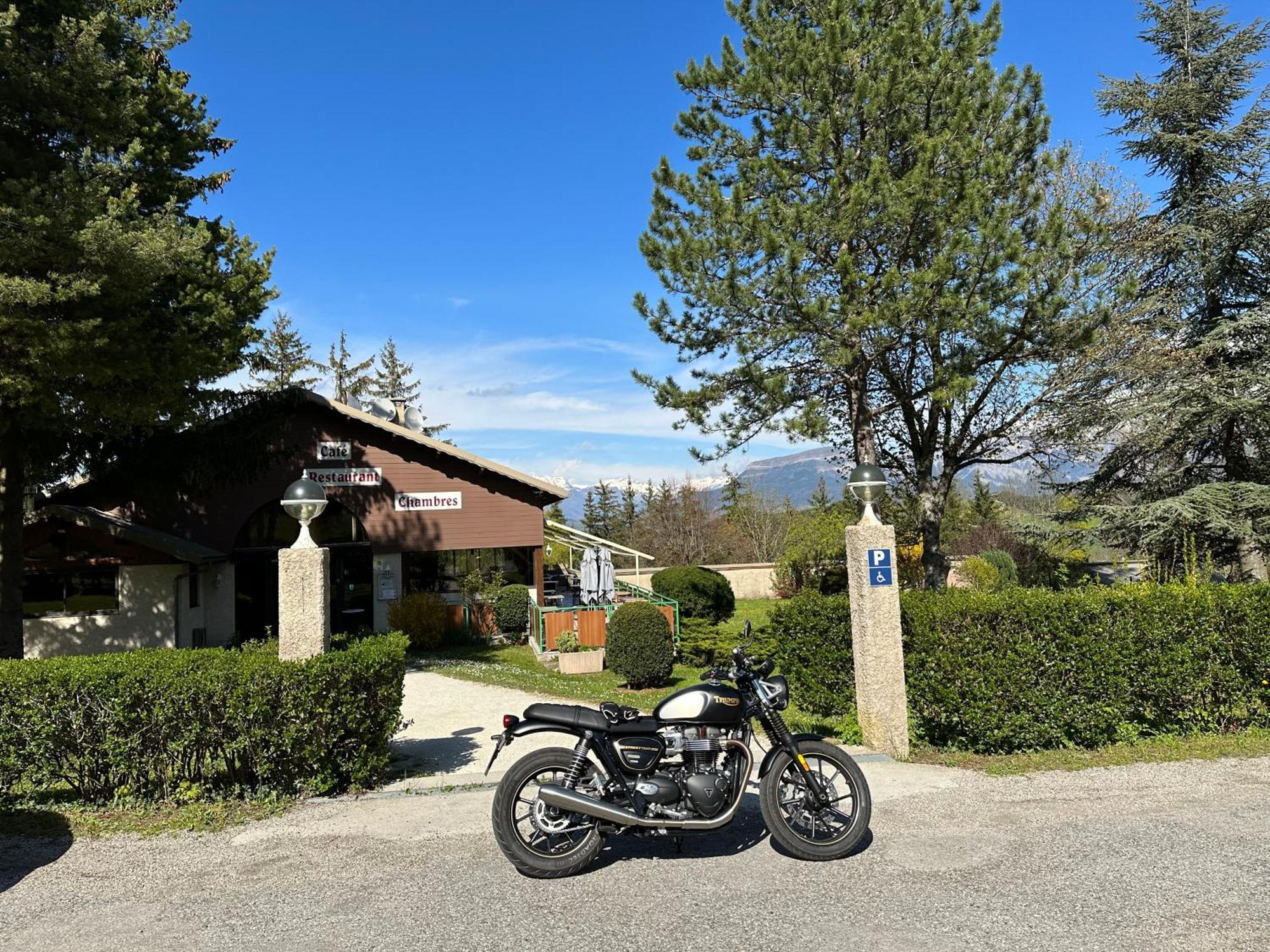 Logis Le Chalet Saint-Maurice-en-Trieves Exterior foto
