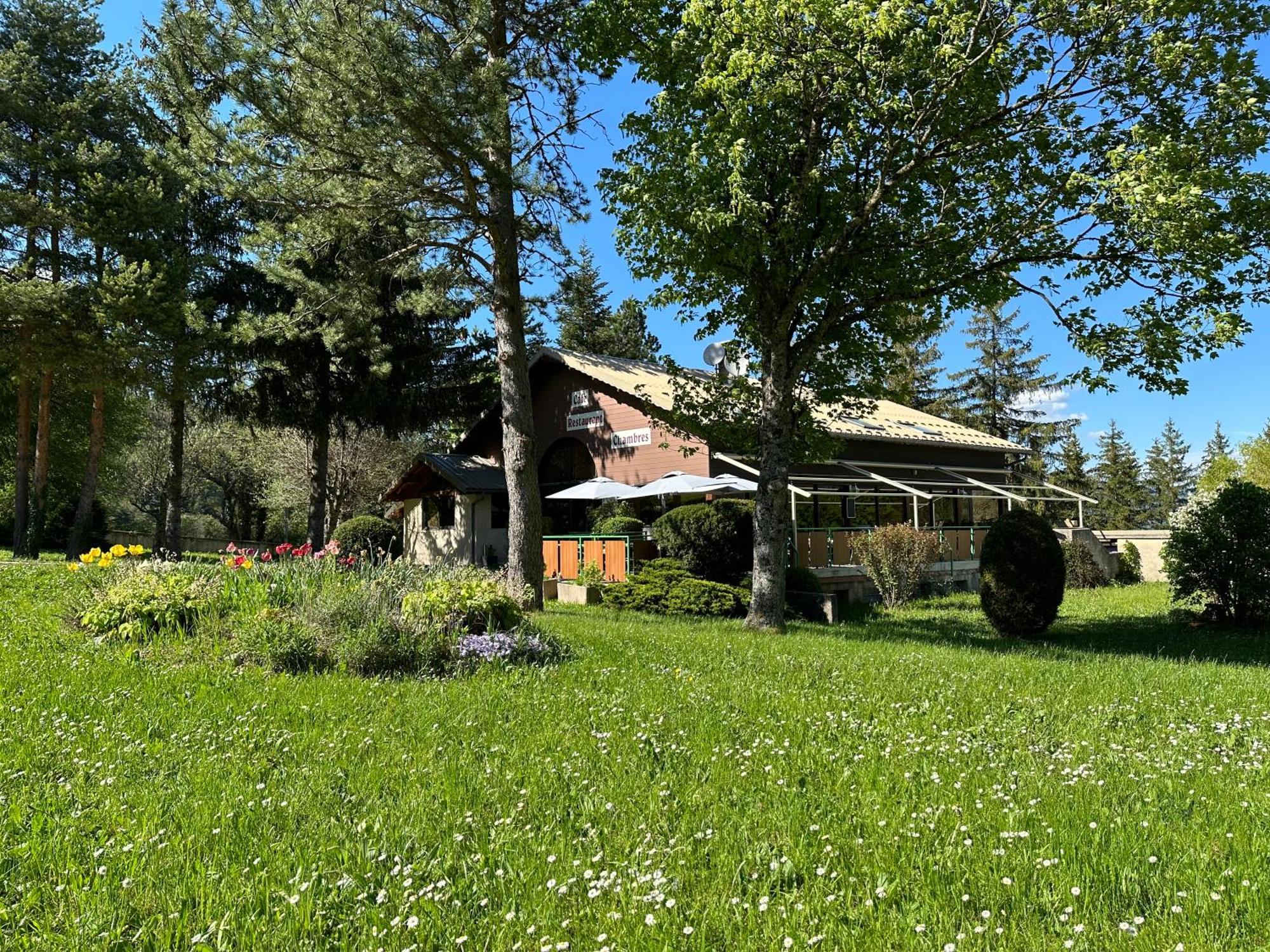 Logis Le Chalet Saint-Maurice-en-Trieves Exterior foto