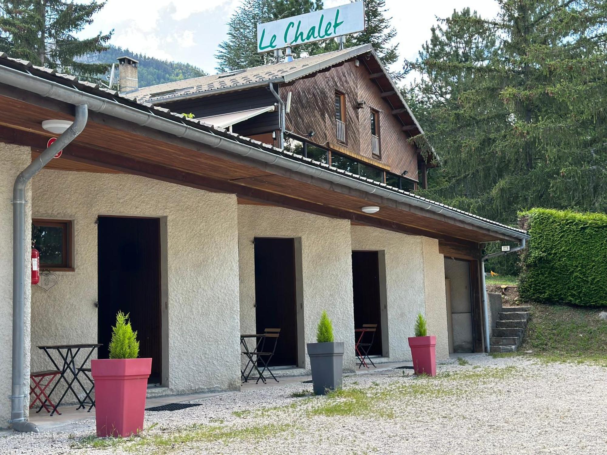 Logis Le Chalet Saint-Maurice-en-Trieves Exterior foto