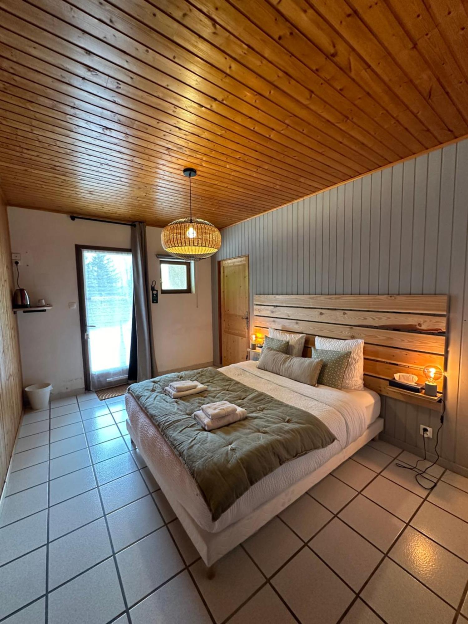 Logis Le Chalet Saint-Maurice-en-Trieves Exterior foto